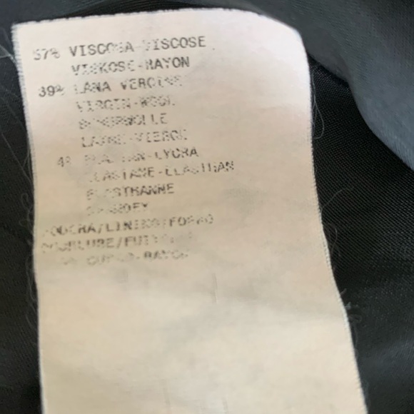 EMPORIO ARMANI Black blazer, beautifully tailored, sleek! Size 6 - Picture 12 of 17